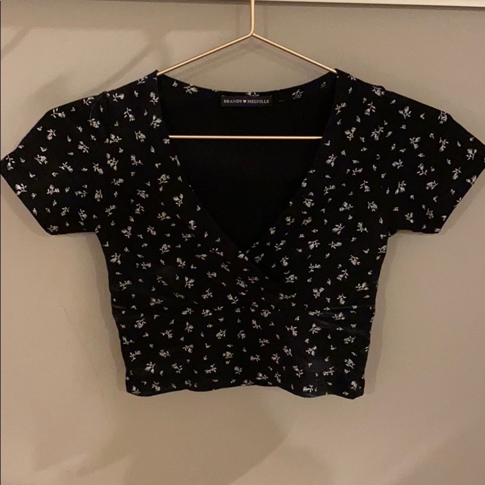 black and white floral brandy melville crop top